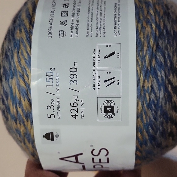 100% Acrylic Yarn - Picture 2 of 5